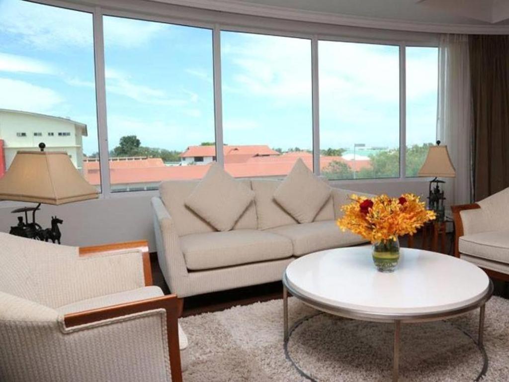 Plaza Sutera Biru Hotel Kuala Belait Zewnętrze zdjęcie