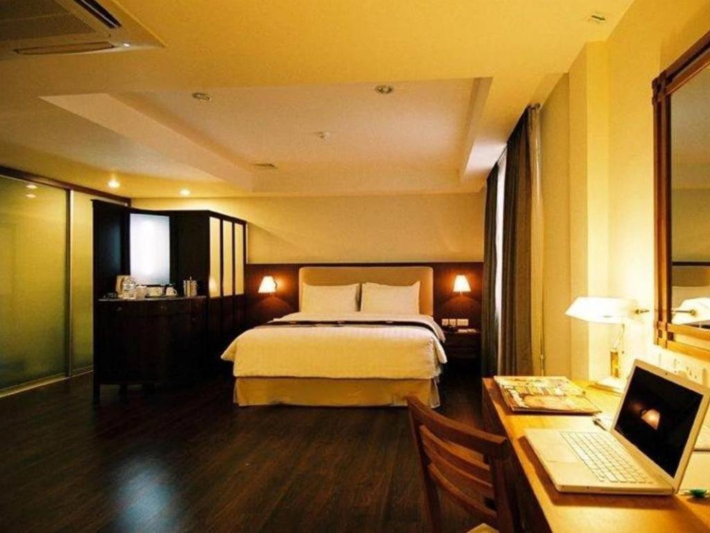 Plaza Sutera Biru Hotel Kuala Belait Zewnętrze zdjęcie
