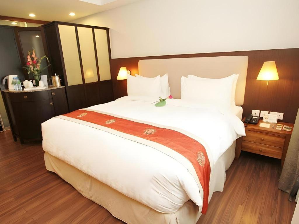 Plaza Sutera Biru Hotel Kuala Belait Zewnętrze zdjęcie