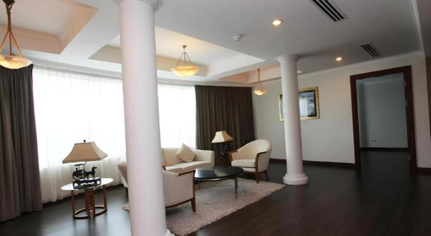 Plaza Sutera Biru Hotel Kuala Belait Zewnętrze zdjęcie