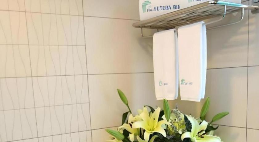 Plaza Sutera Biru Hotel Kuala Belait Zewnętrze zdjęcie